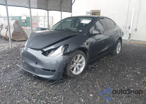 2023 Tesla Model Y Awd/Long Range Dual Motor All-Wheel Drive z USA, uszkodzony, nr VIN 7SAYGDEE3PA140727
